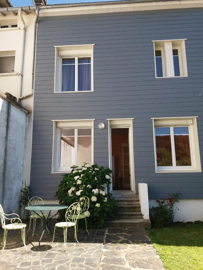 Gîte les hortensias au coeur de Lacaune Exterior foto